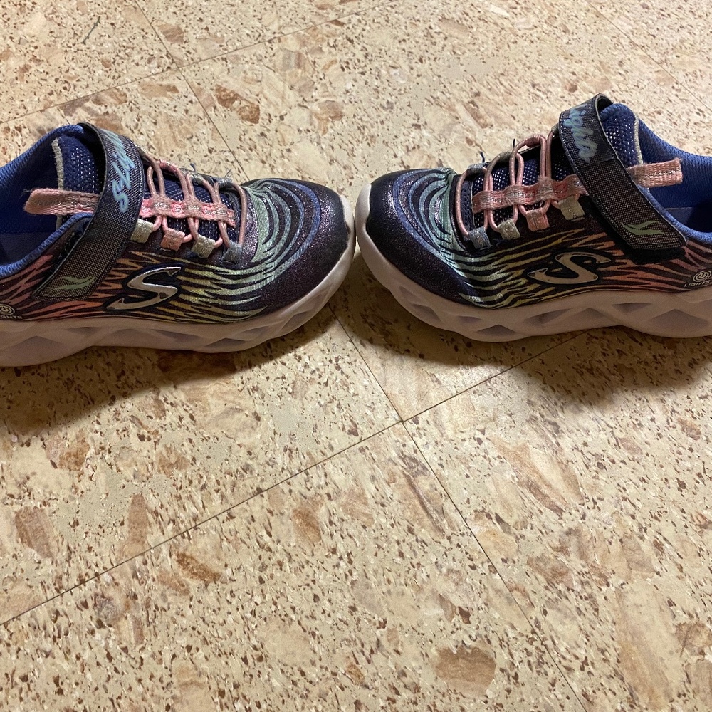 Skechers kid tennis shoes